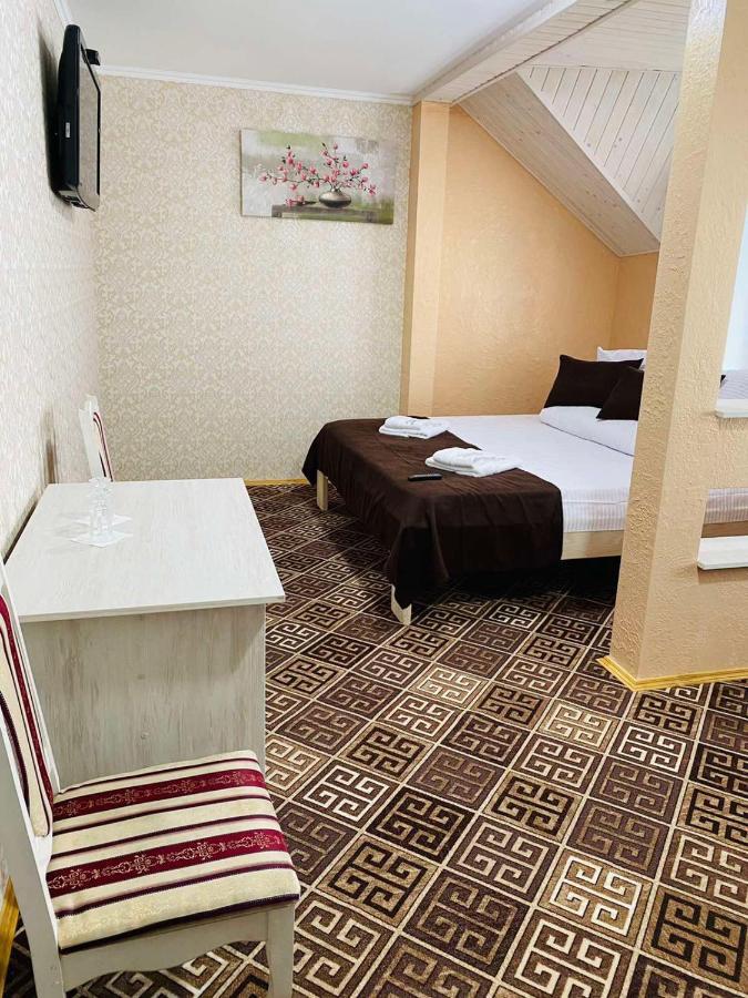 Hotel Під Явором New Drogomirchany Exterior foto